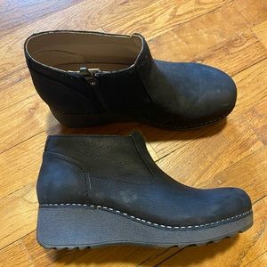 Dansko Charlene nubuck ankle boot